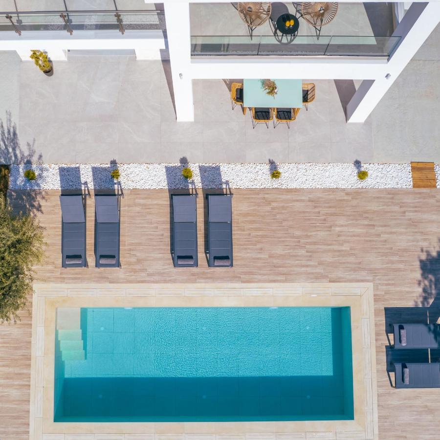 Solis Ortus Villa! Kalamaki  Exterior photo