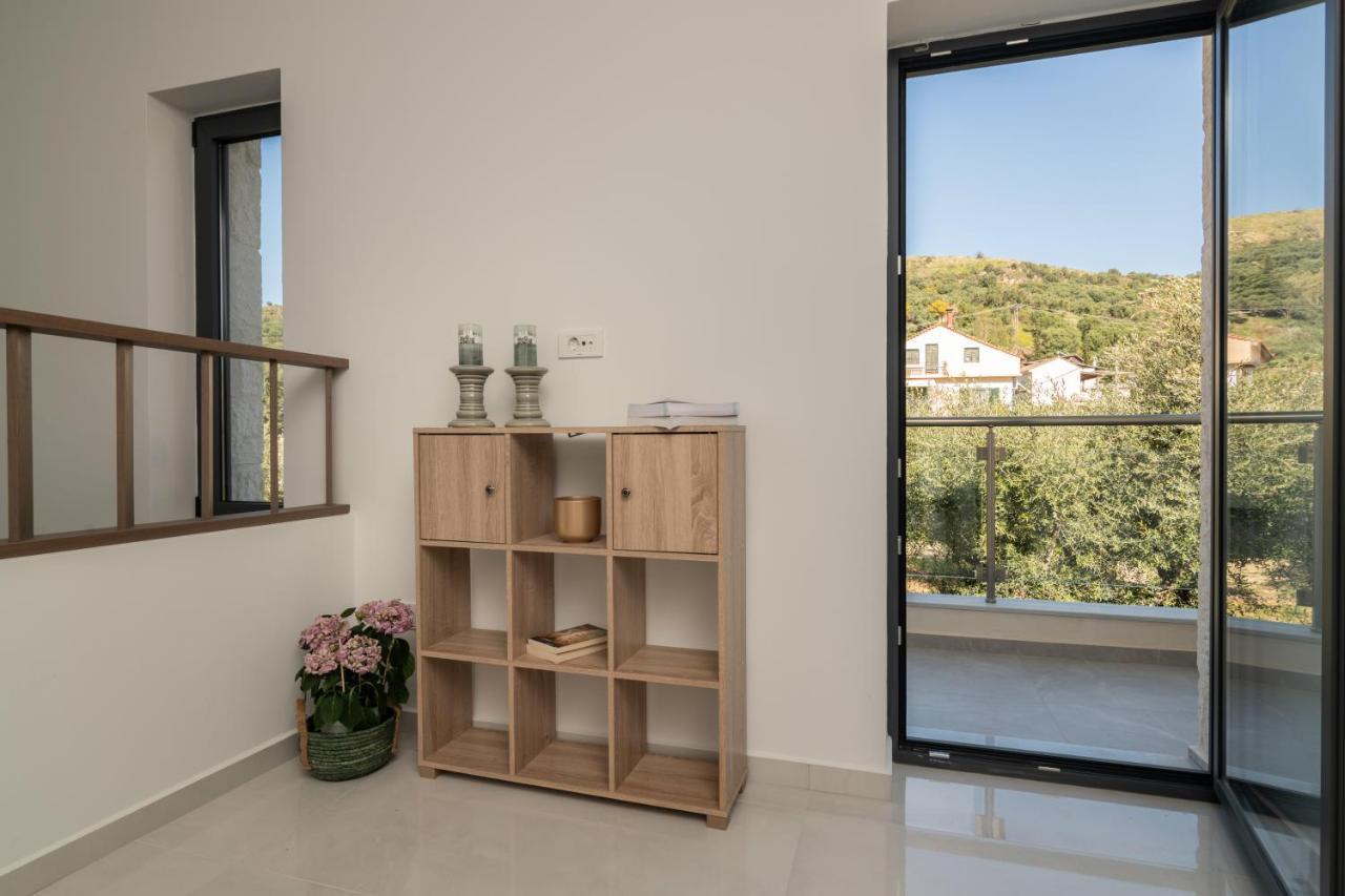 Solis Ortus Villa! Kalamaki  Exterior photo